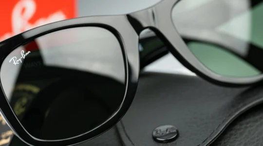 decouvrez-comment-la-tendance-retro-remet-les-ray-ban-au-coeur-du-style-urbain-moderne